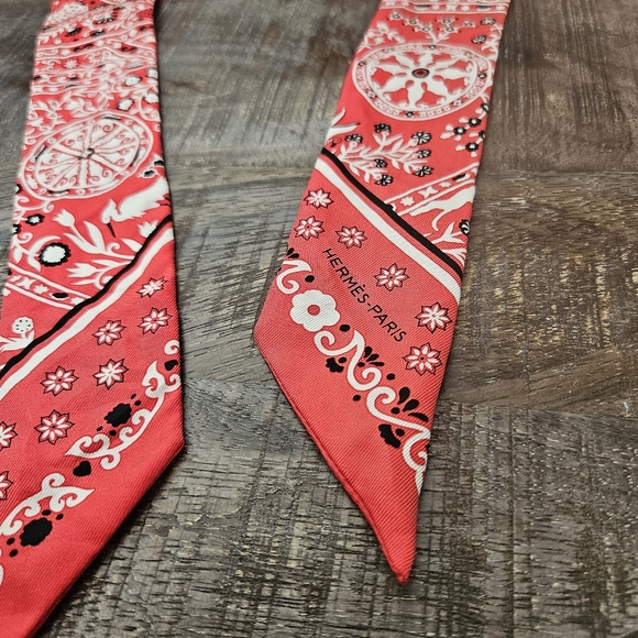 Hermès Peuple Du Vent Bandana Twilly Scarf - Picture 9 of 10